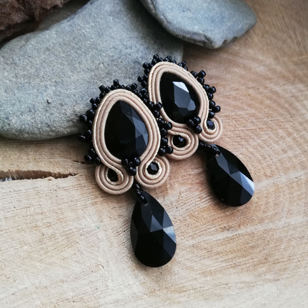 Kolczyki z kroplą kryształową